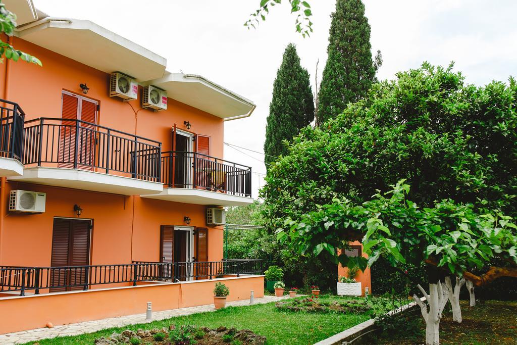 Aspa'S Apartments Дасія Екстер'єр фото